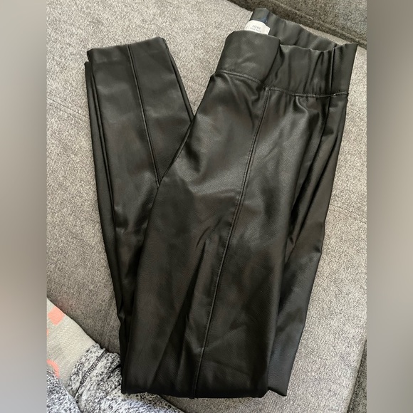 Old Navy Faux Leather Black Pants - Picture 4 of 6